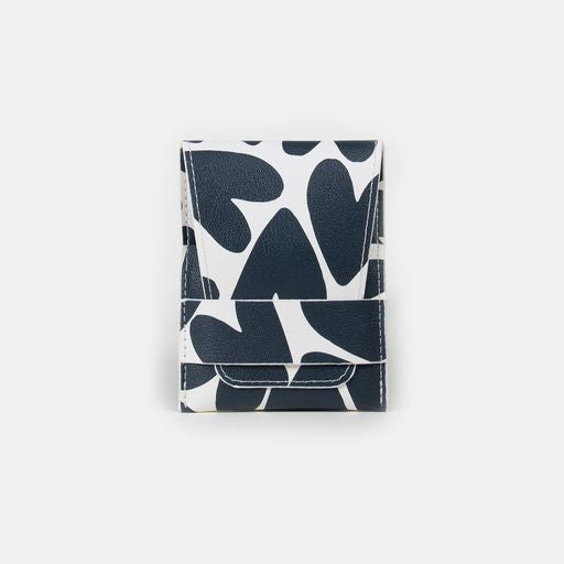 Mono Hearts Manicure Set