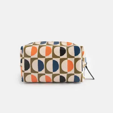 Toilet bag with a leather look.