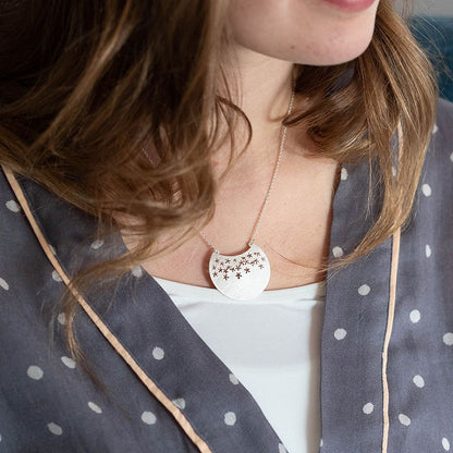 Silver Plated Scratched Disc Star Cut-out Necklace